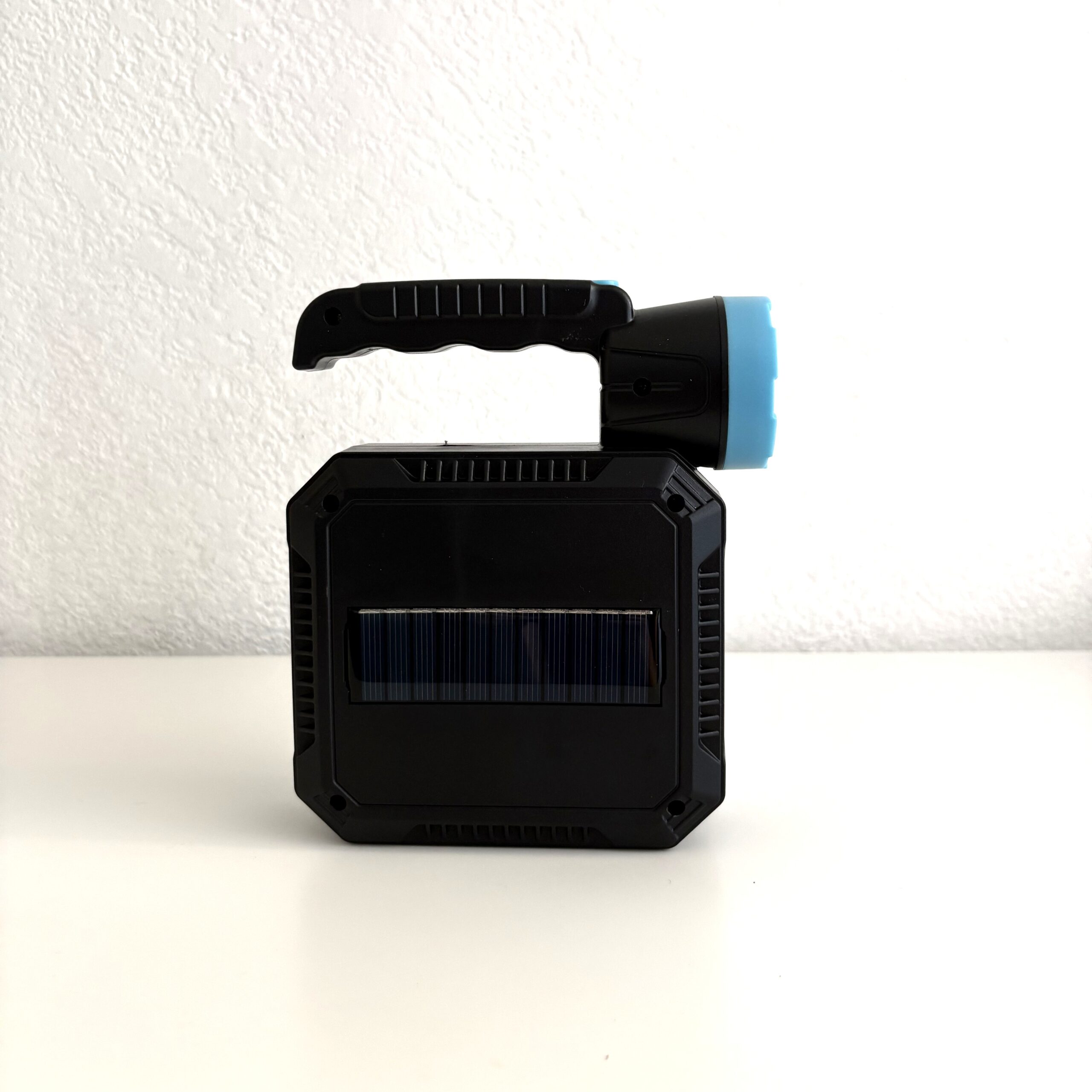 Lámpara LED Multifuncional con Carga Solar - Imagen 3