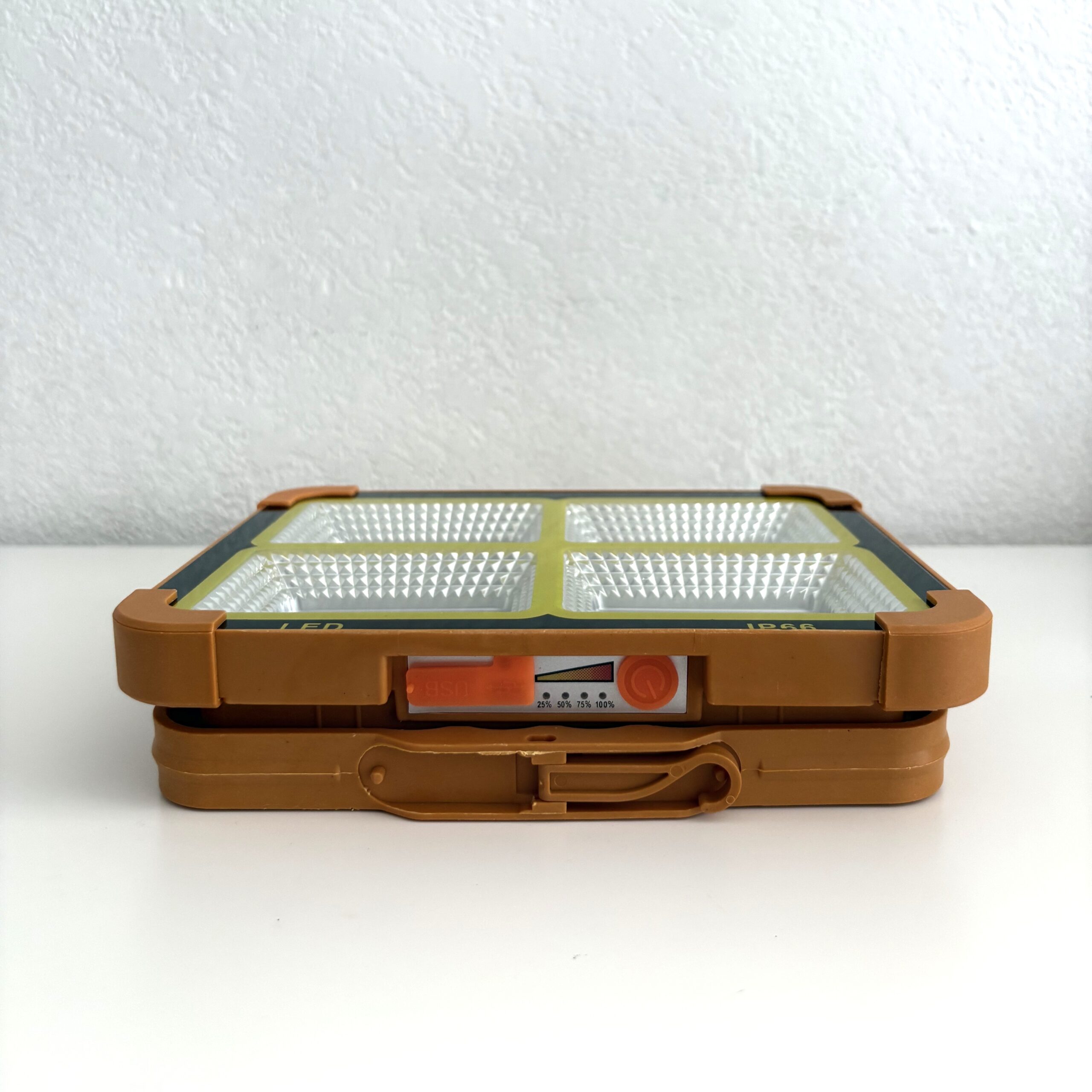 Lámpara Solar LED Portátil IP66 con 4 Paneles de Luz y USB - Imagen 3